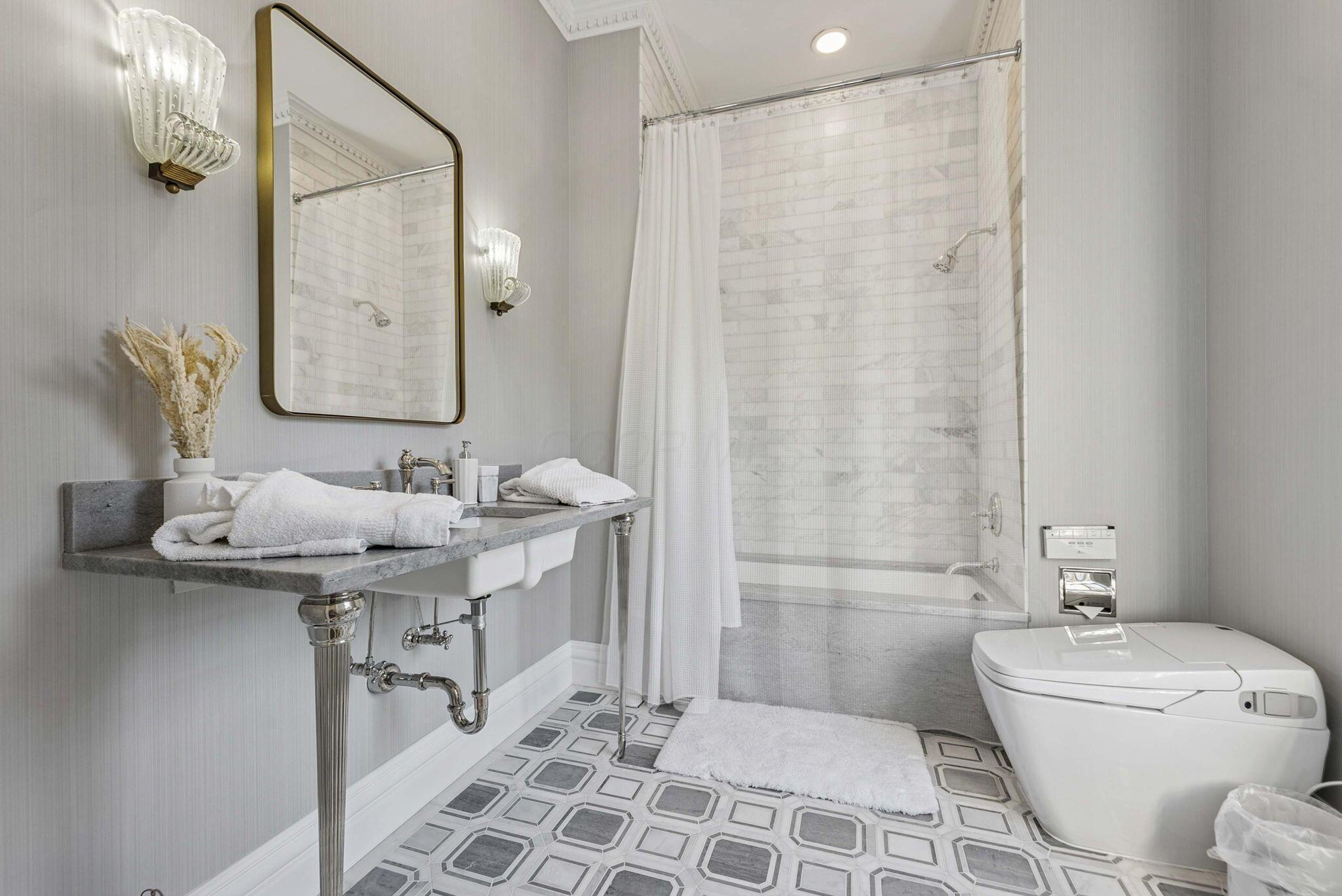 1 Bottomley Crescent