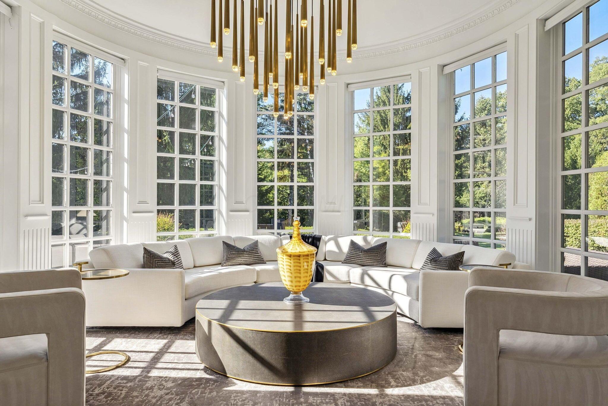 1 Bottomley Crescent