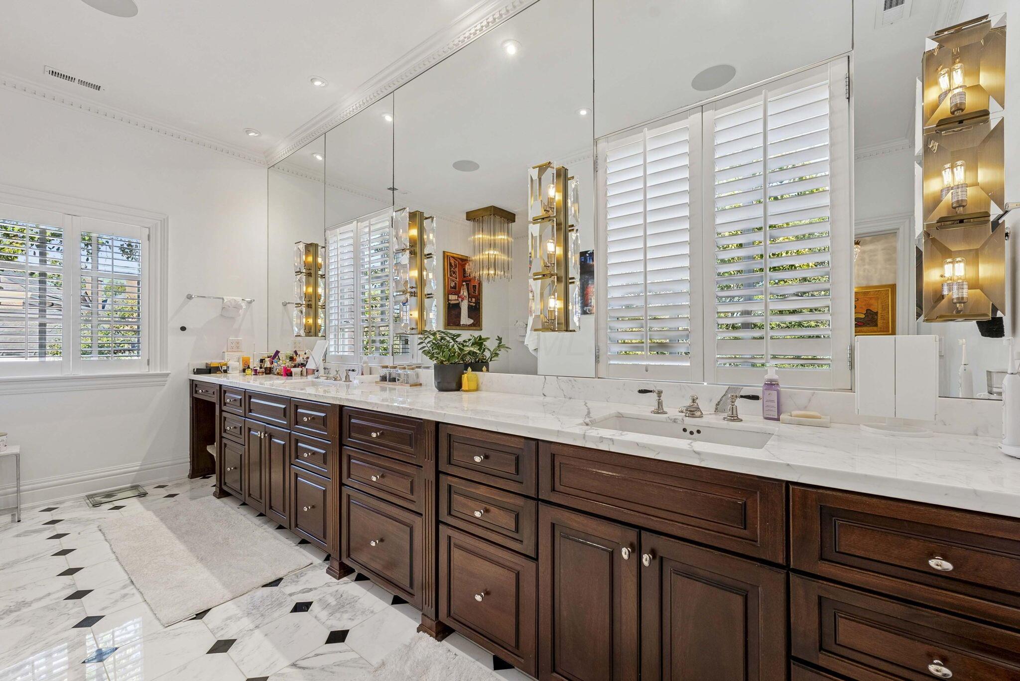 1 Bottomley Crescent