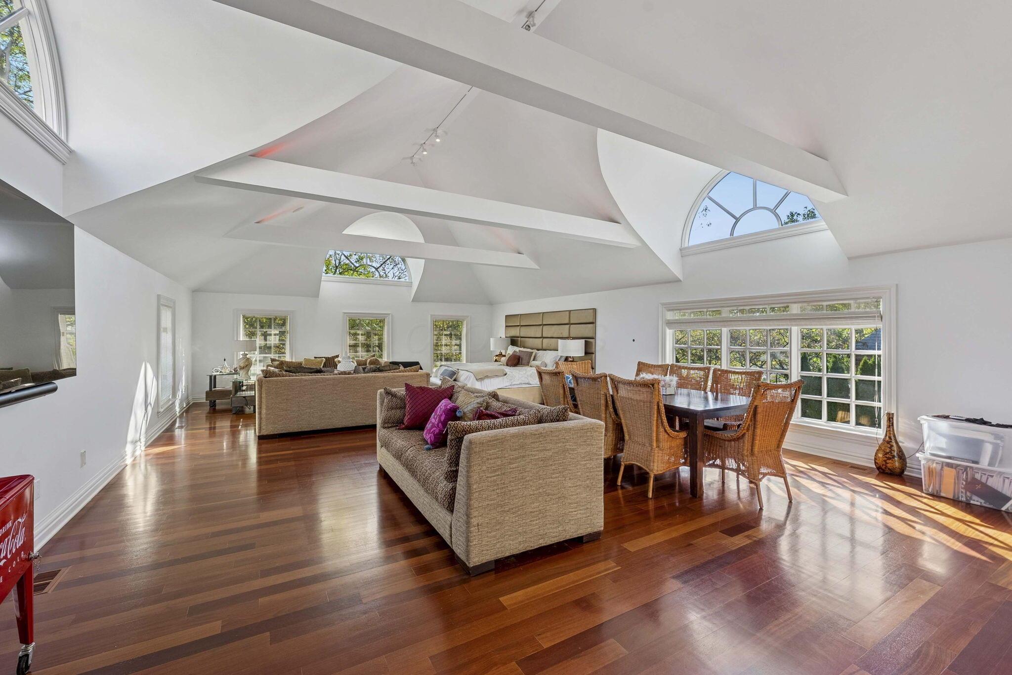 1 Bottomley Crescent