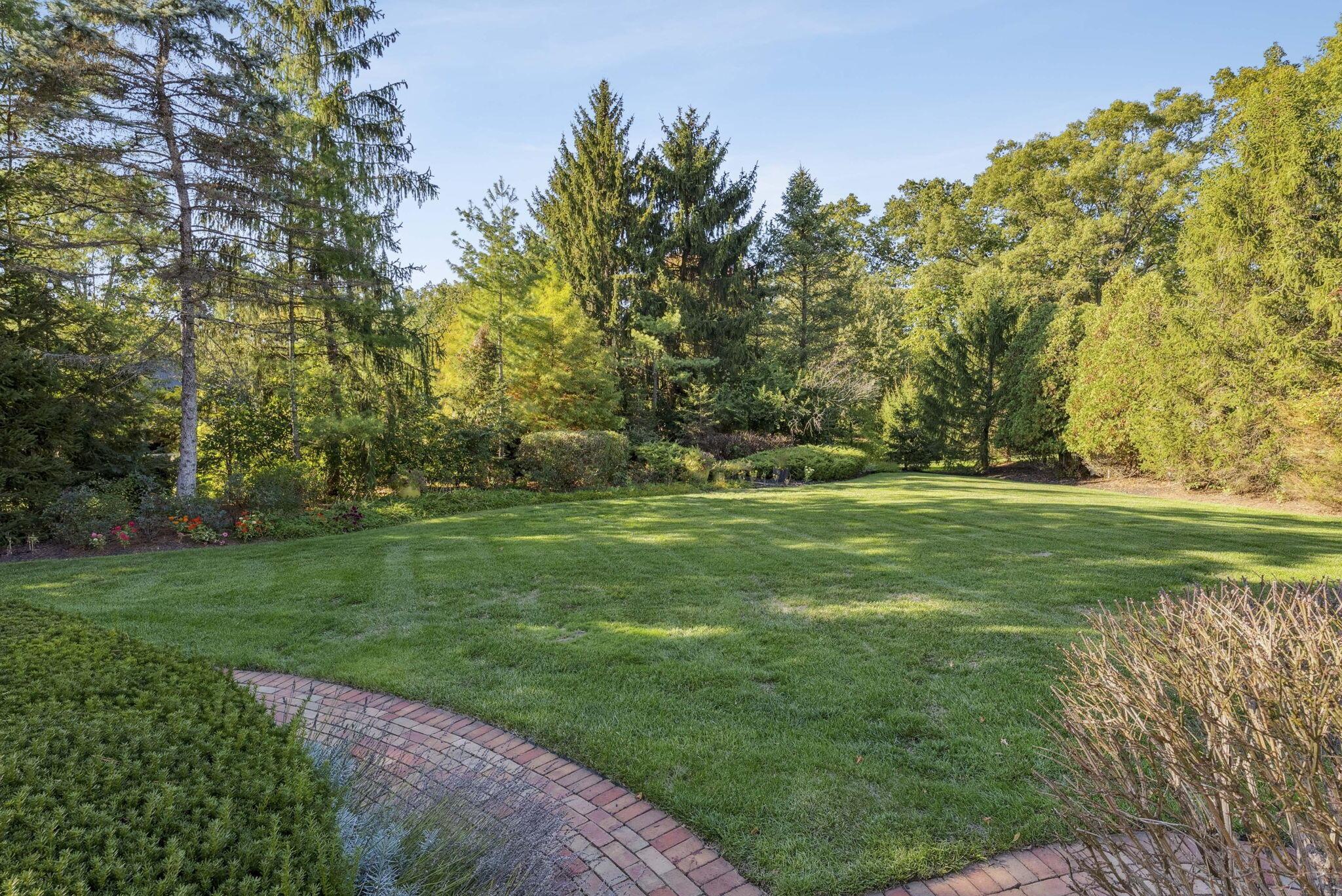 1 Bottomley Crescent