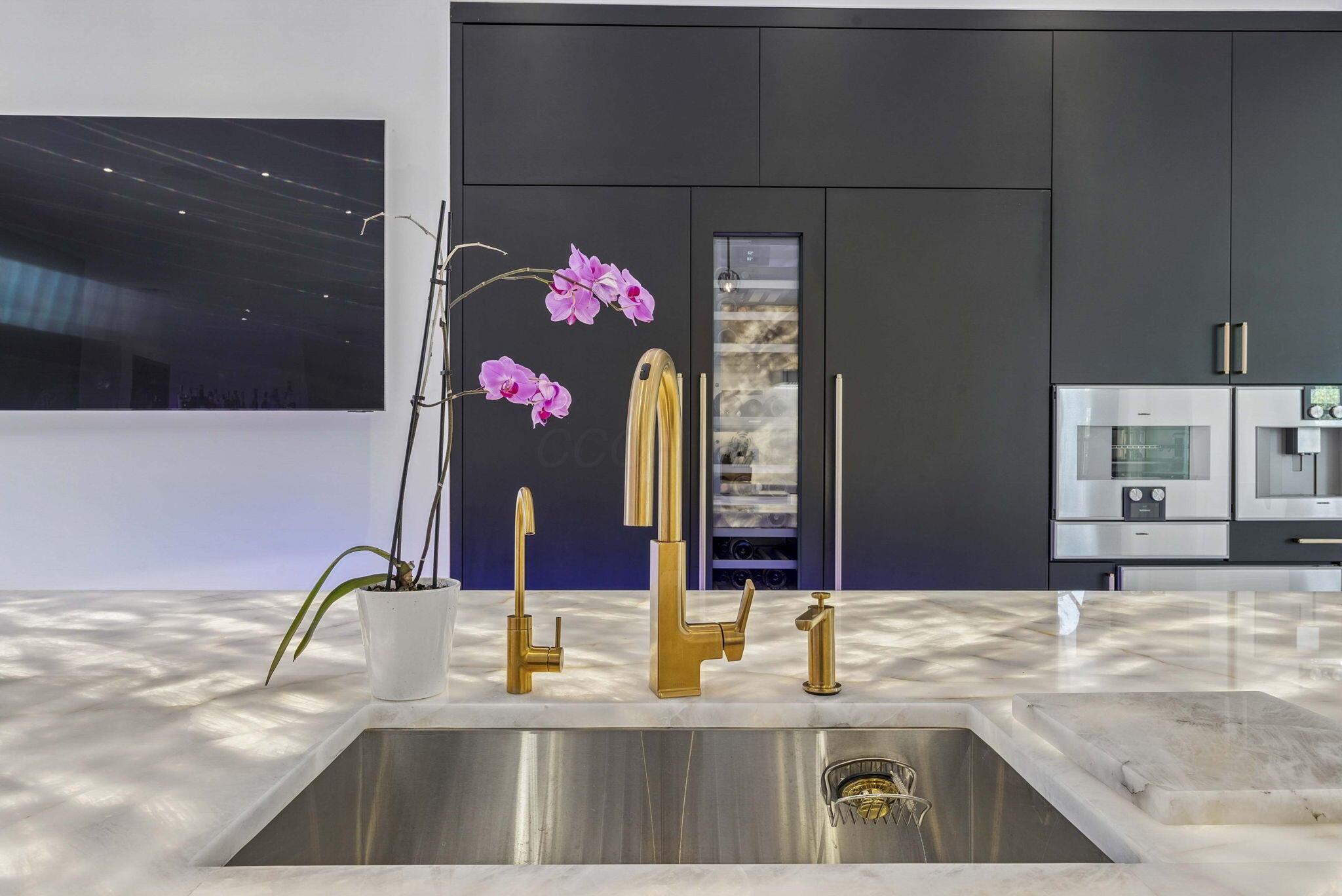 1 Bottomley Crescent