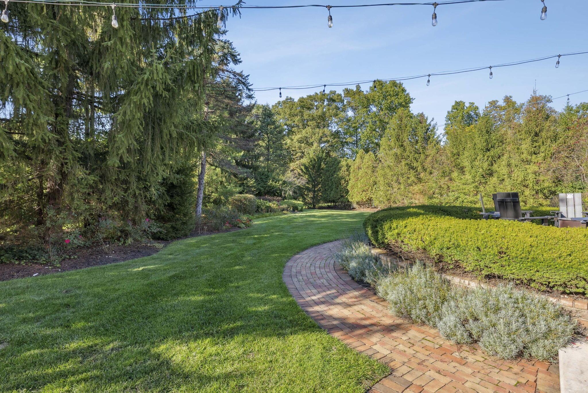 1 Bottomley Crescent