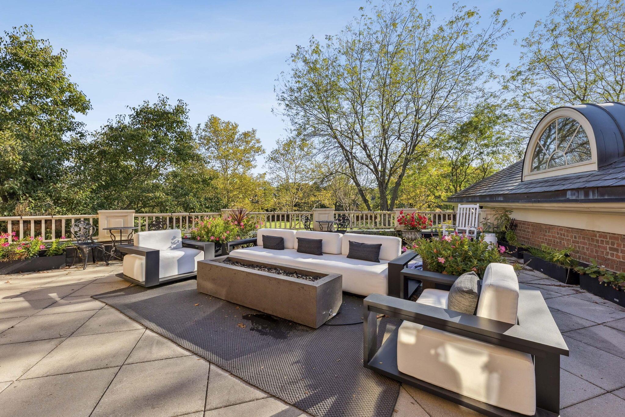 1 Bottomley Crescent