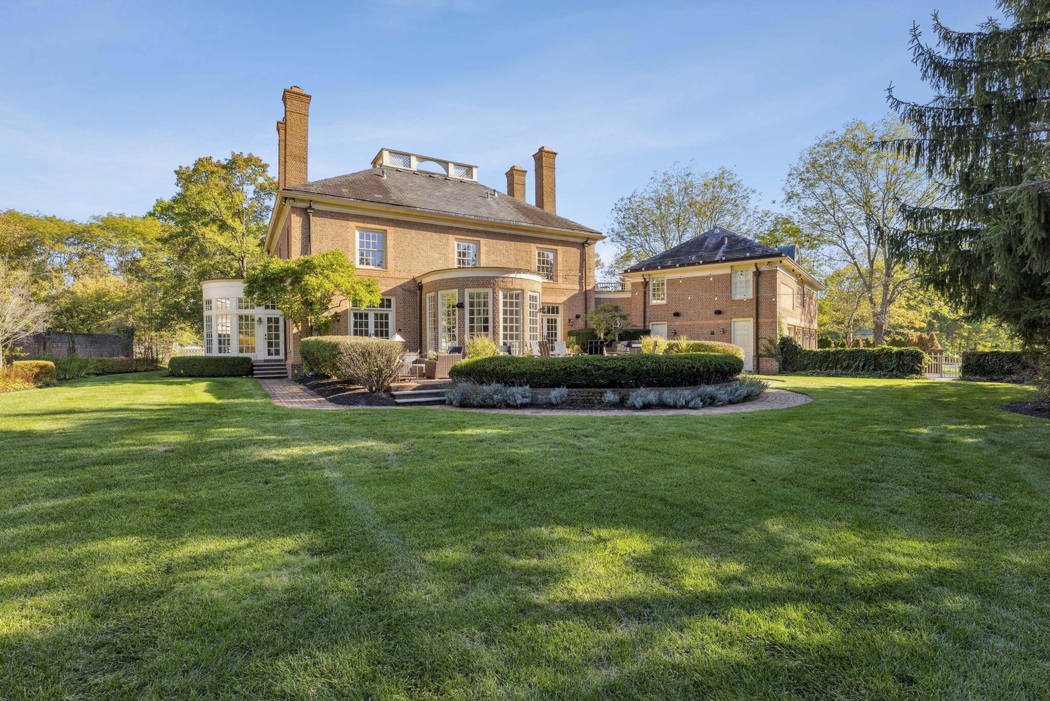 1 Bottomley Crescent