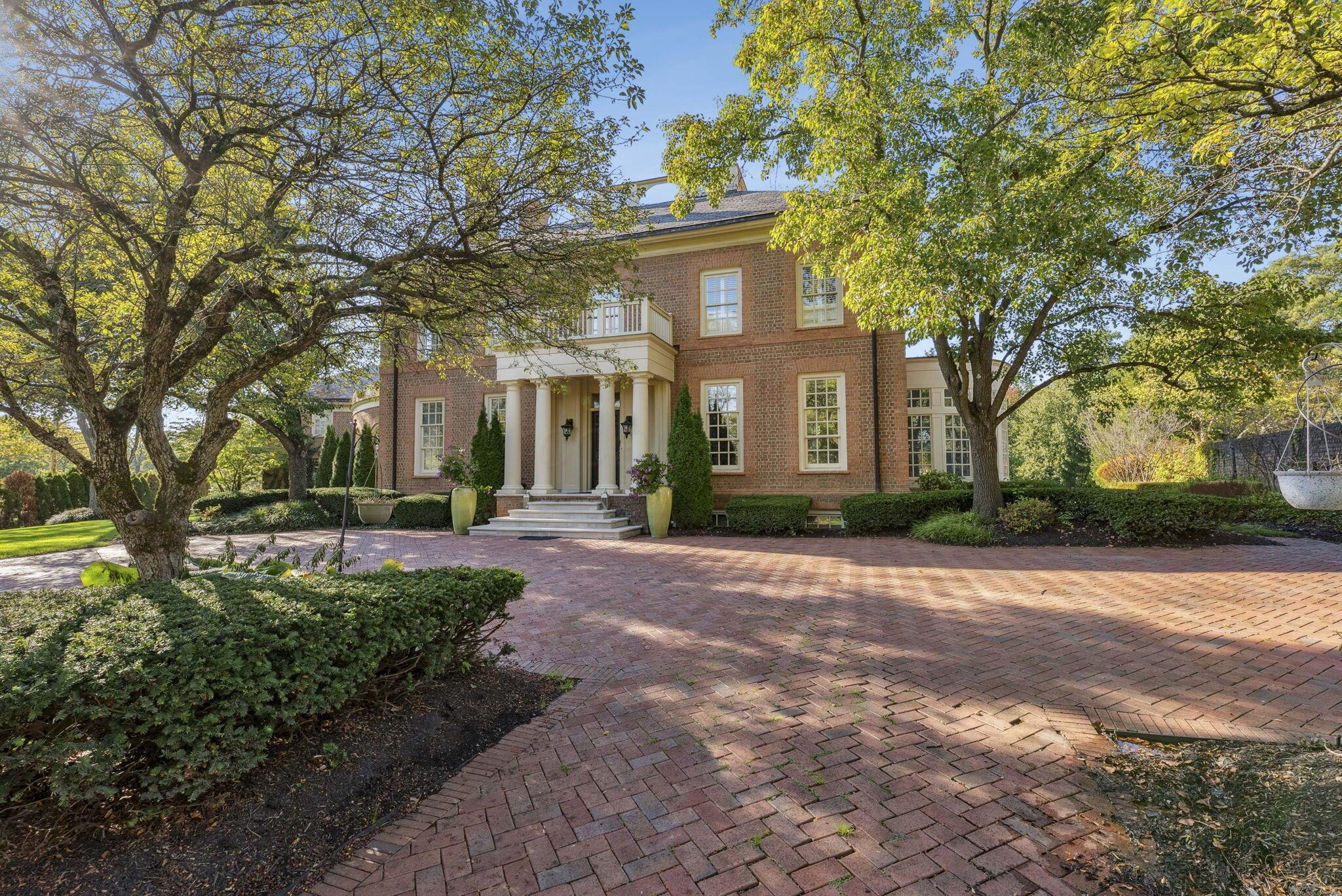 1 Bottomley Crescent