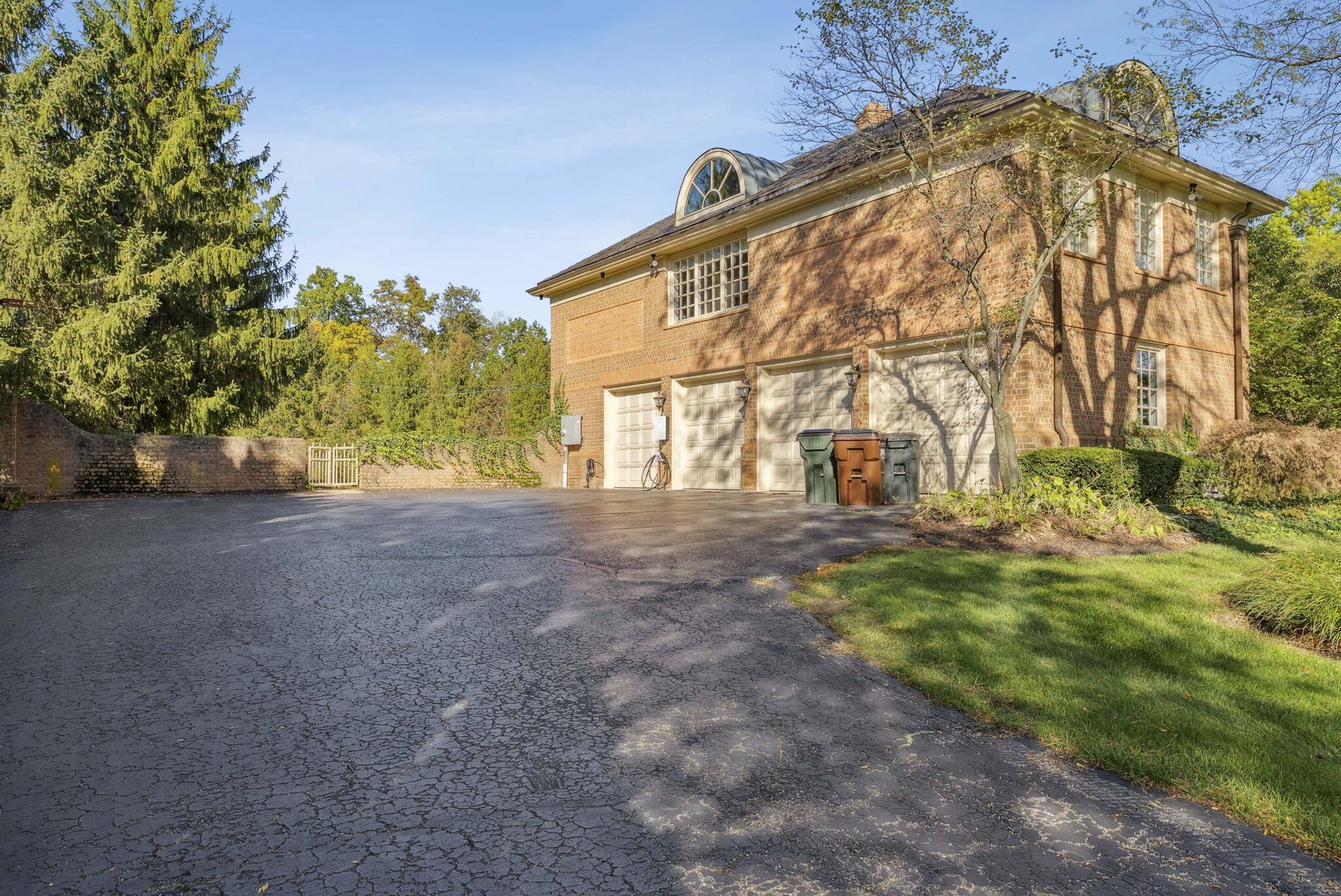 1 Bottomley Crescent