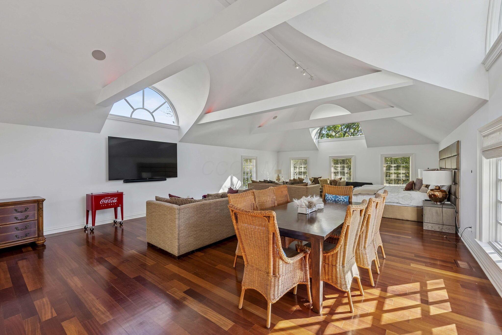 1 Bottomley Crescent