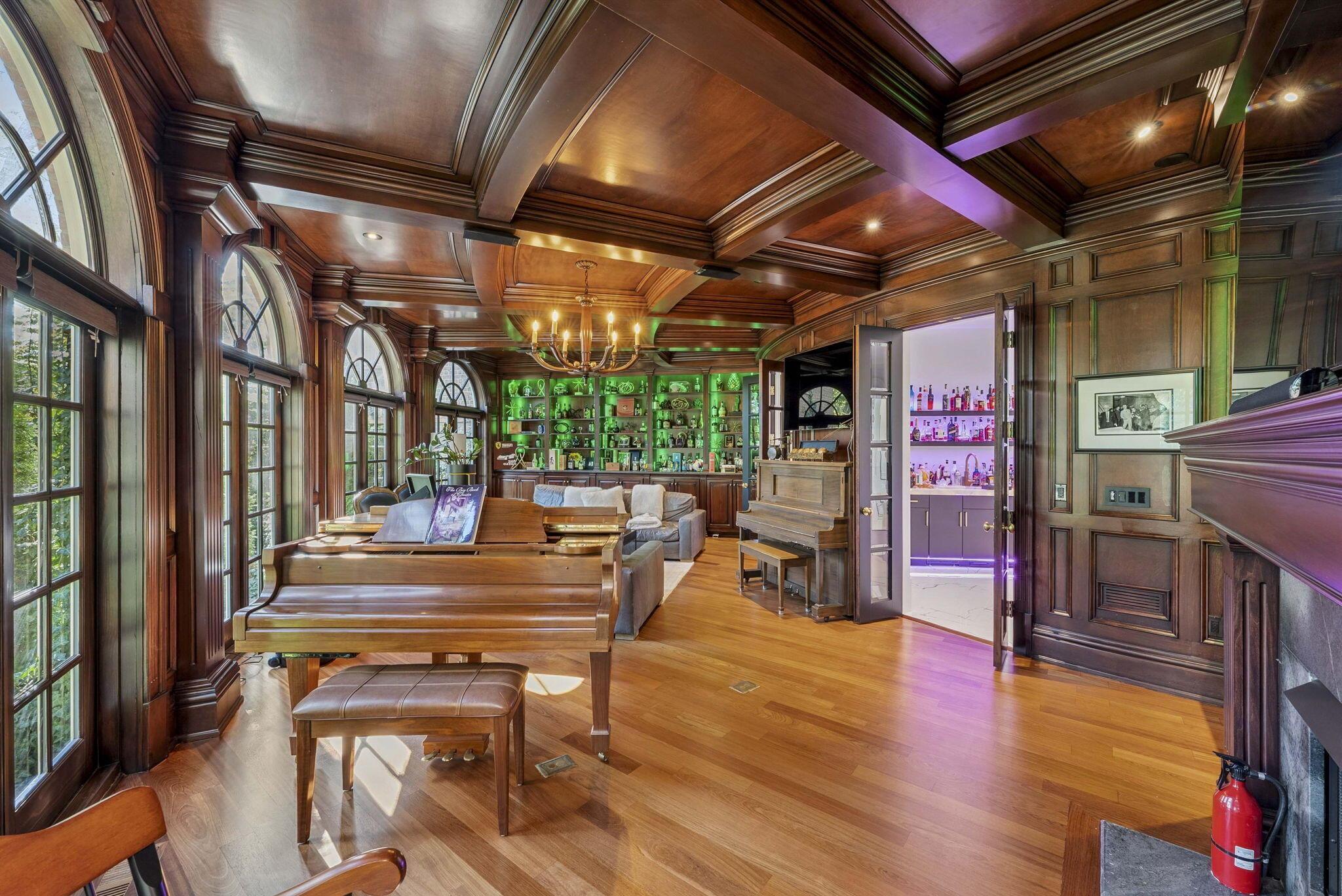 1 Bottomley Crescent