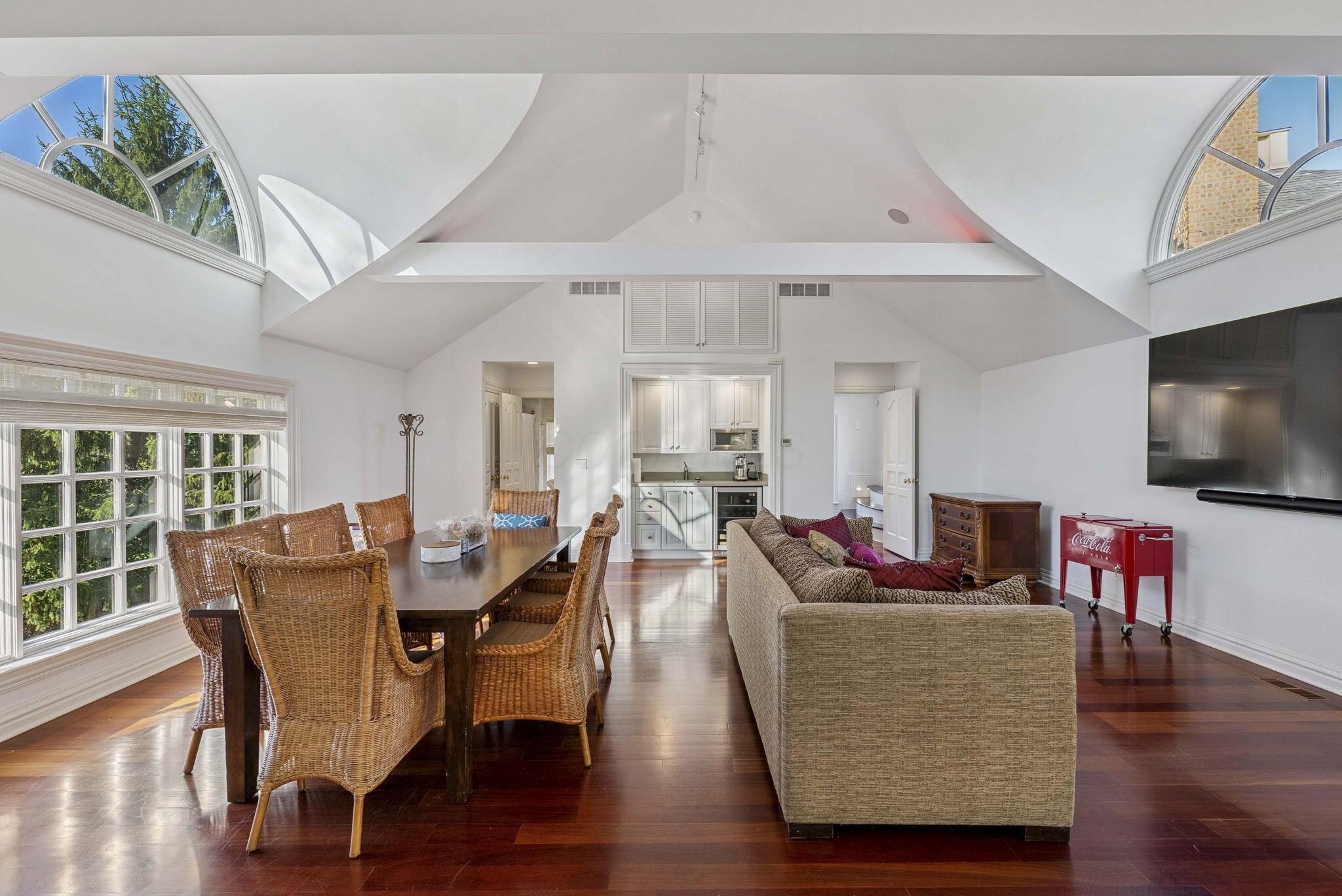 1 Bottomley Crescent