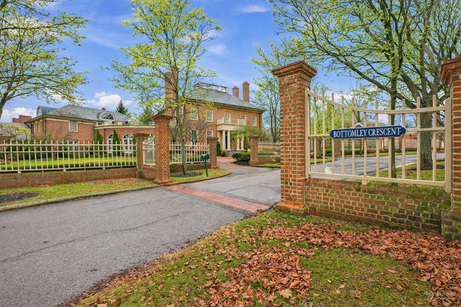 1 Bottomley Crescent