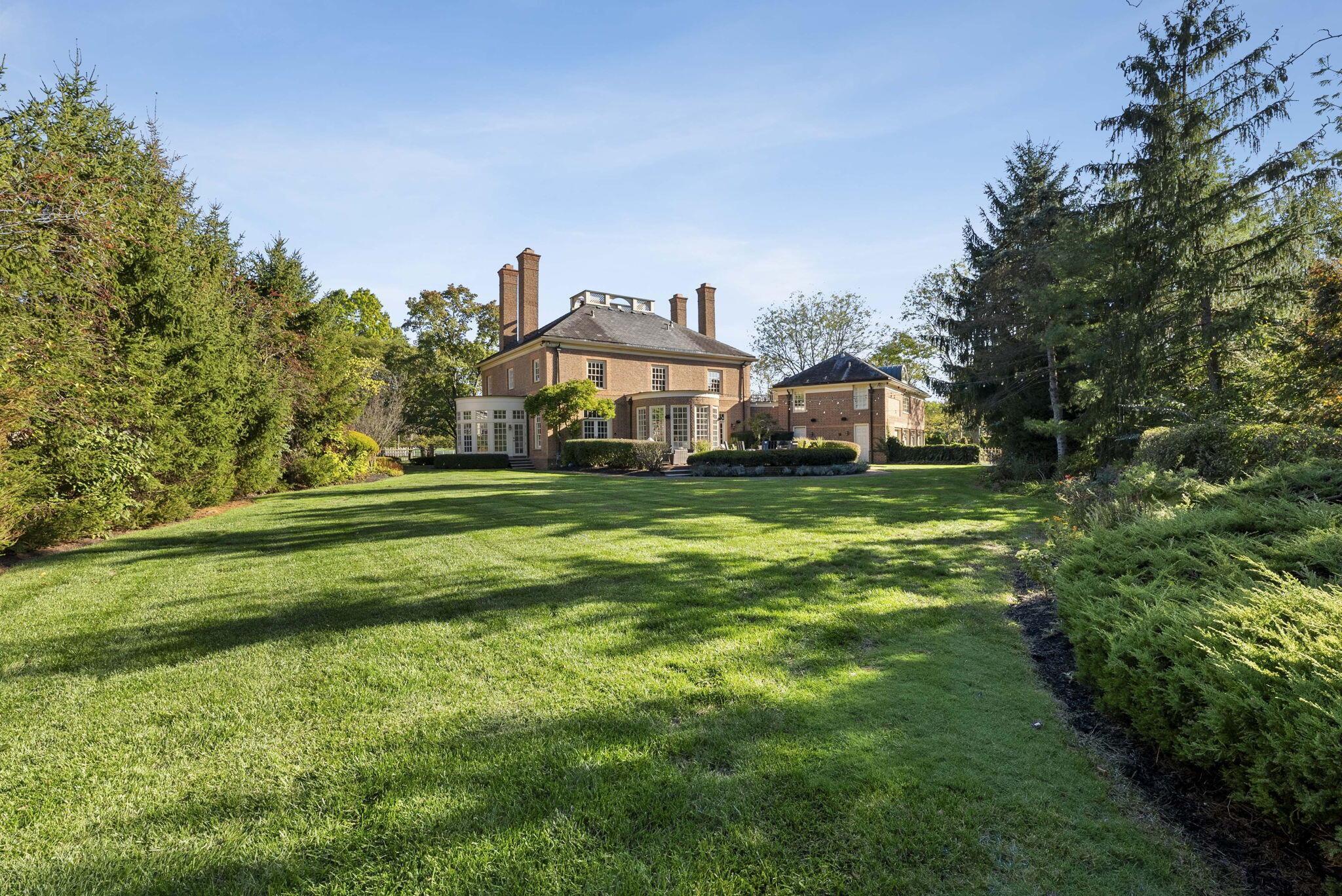 1 Bottomley Crescent