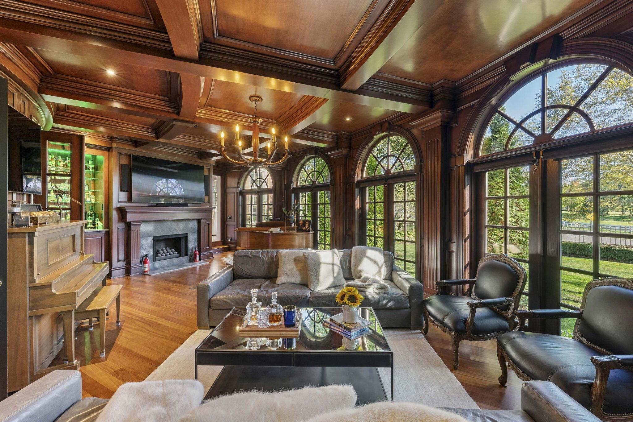 1 Bottomley Crescent