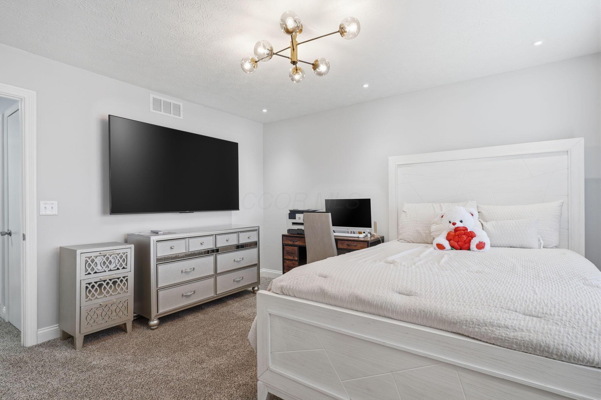 7909 Thornfield Lane, 41