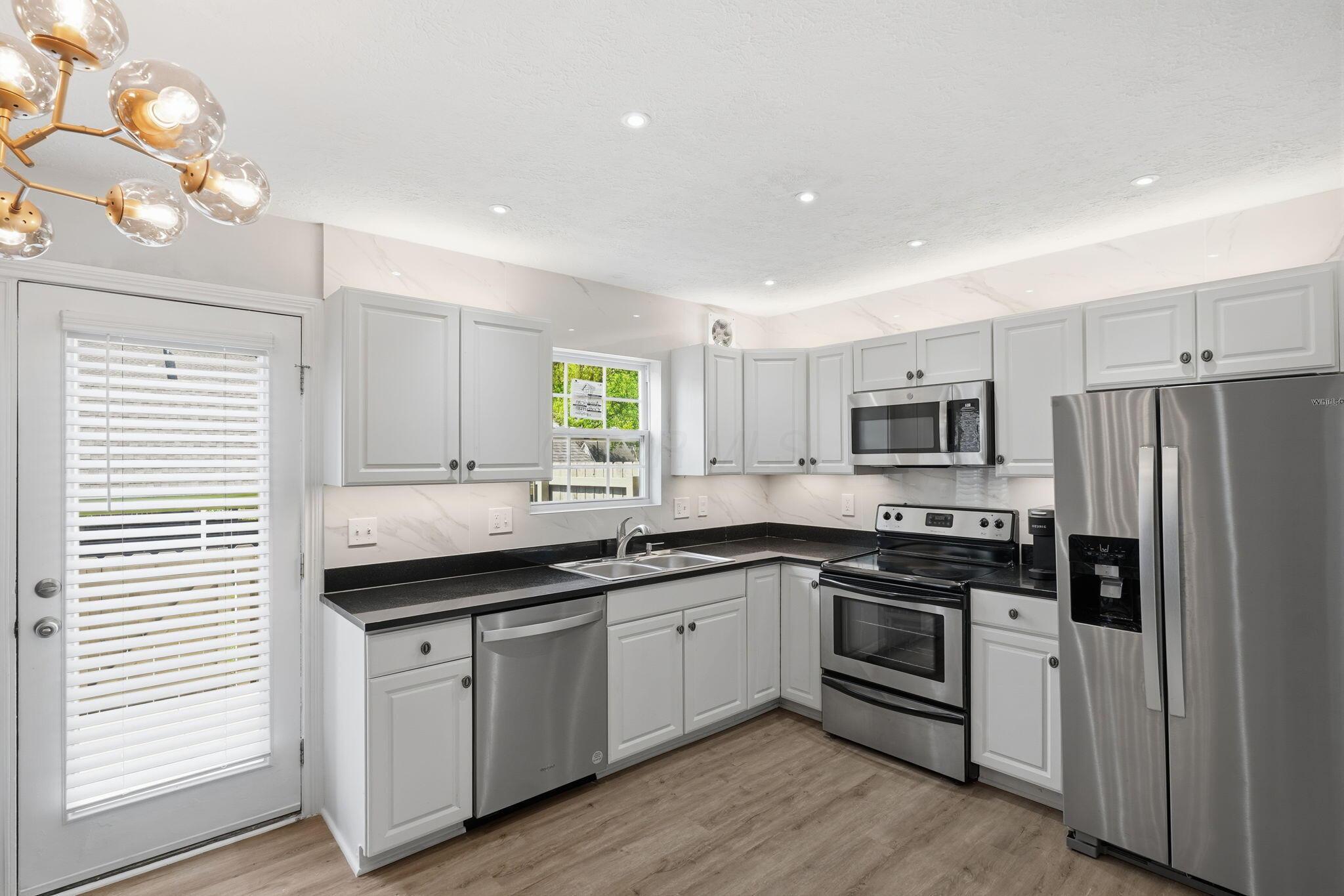 7909 Thornfield Lane, 41