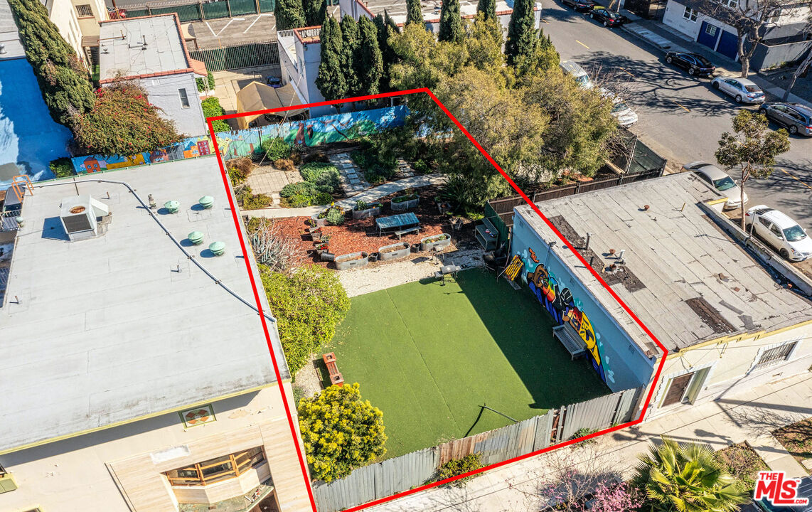 1222 Pine Ave