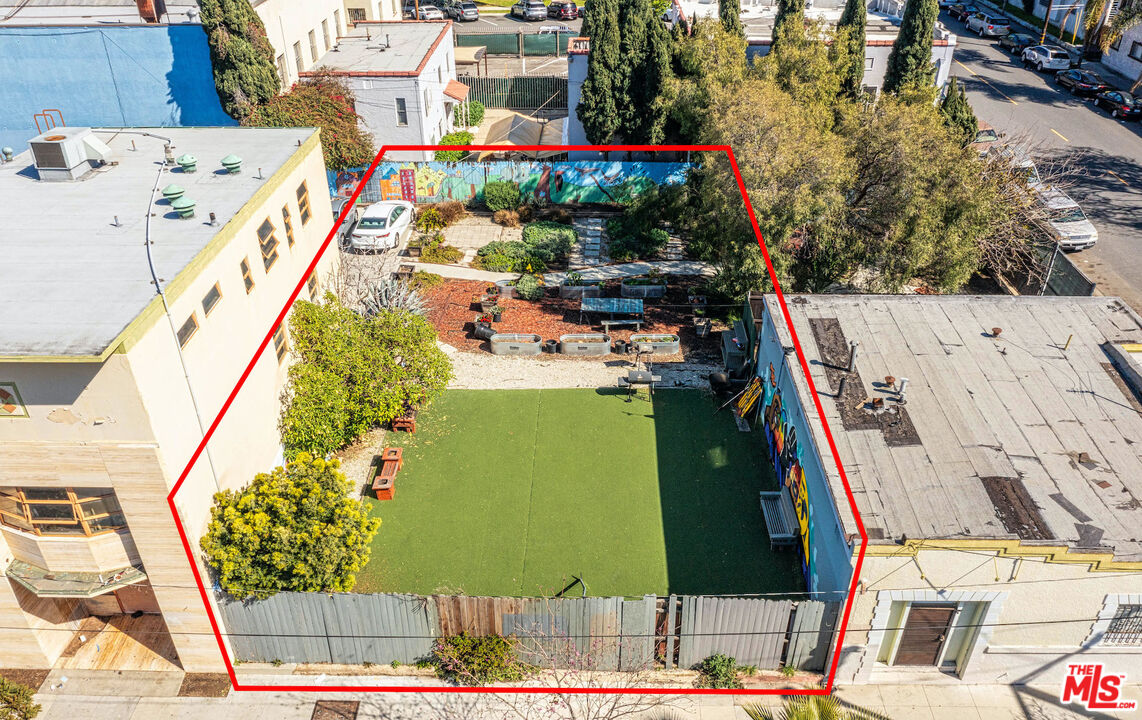 1222 Pine Ave