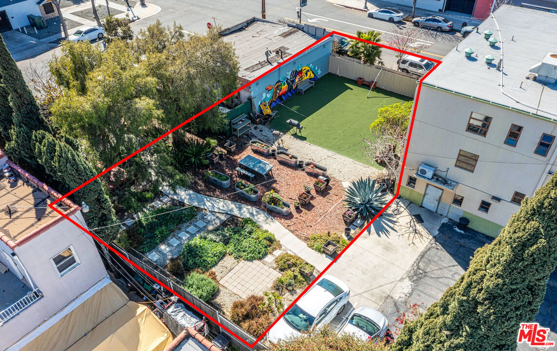 1222 Pine Ave