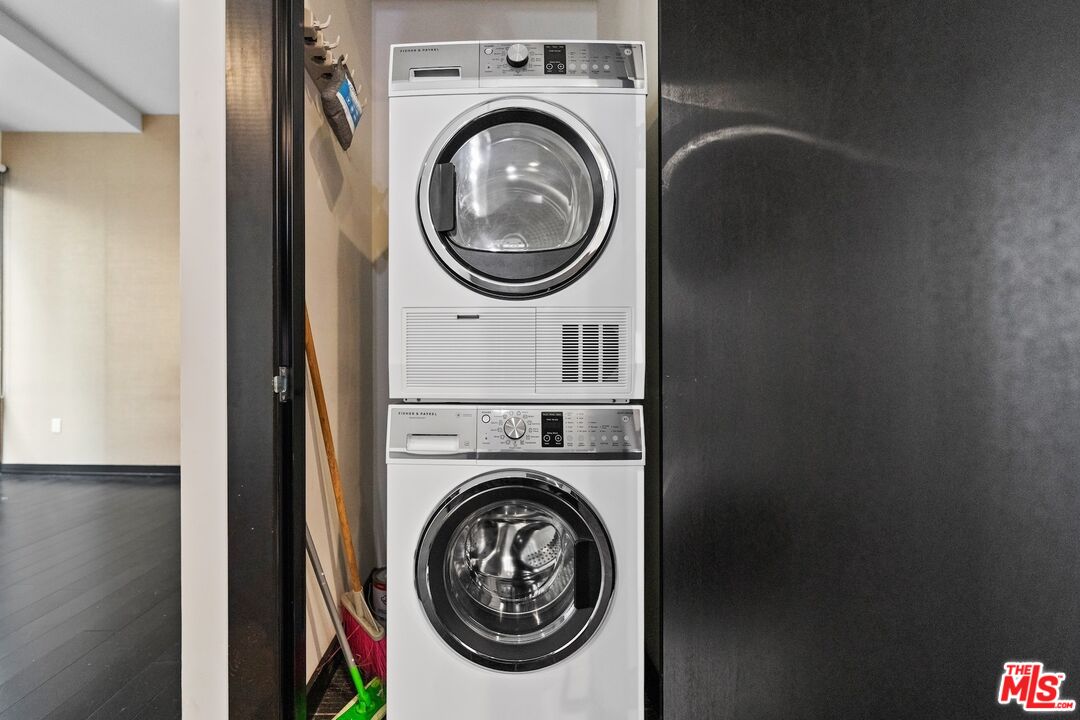 655 S Hope St Unit: 1006