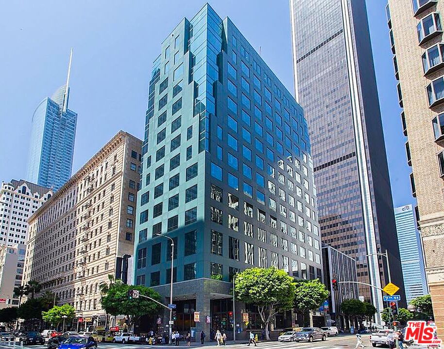 655 S Hope St Unit: 1006