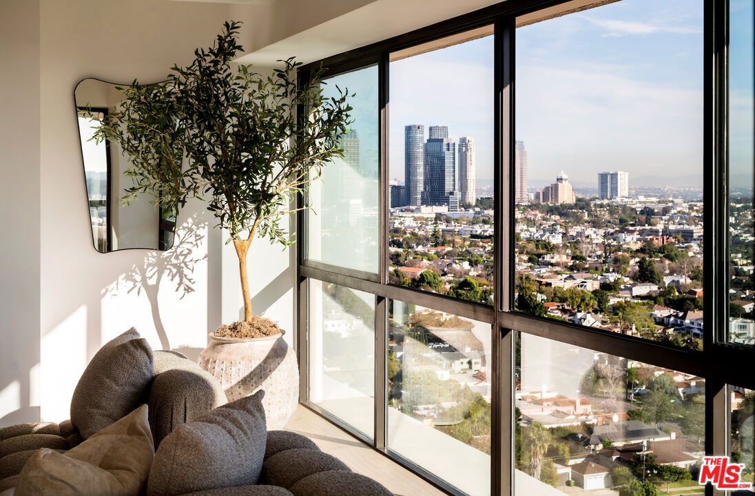 10790 Wilshire Blvd Unit: 1604