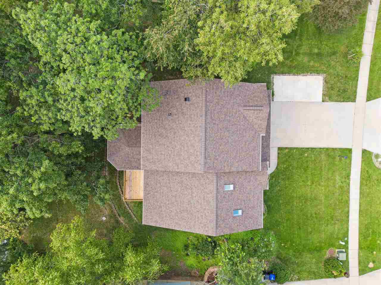 900 Forest Edge Dr