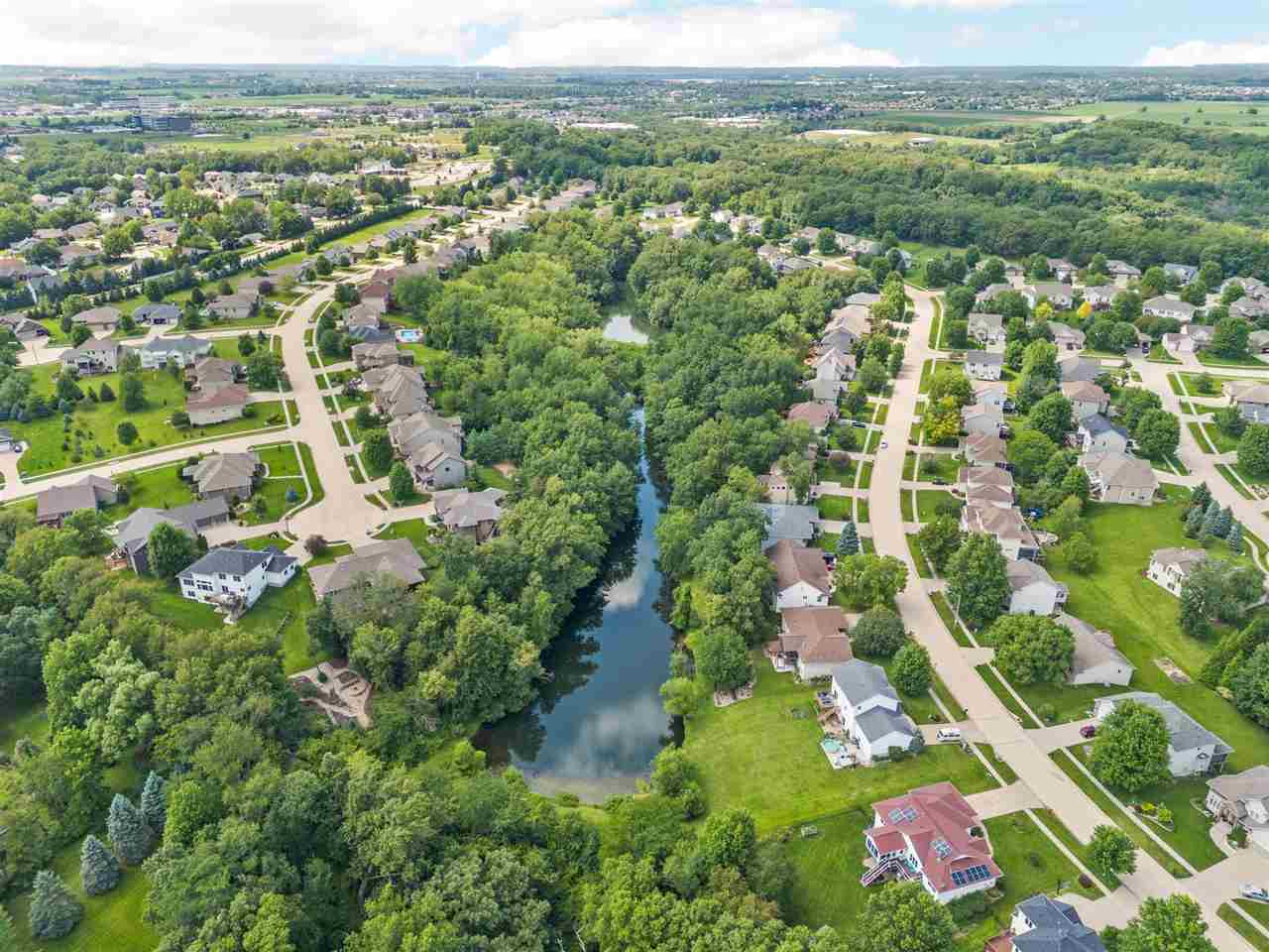 900 Forest Edge Dr