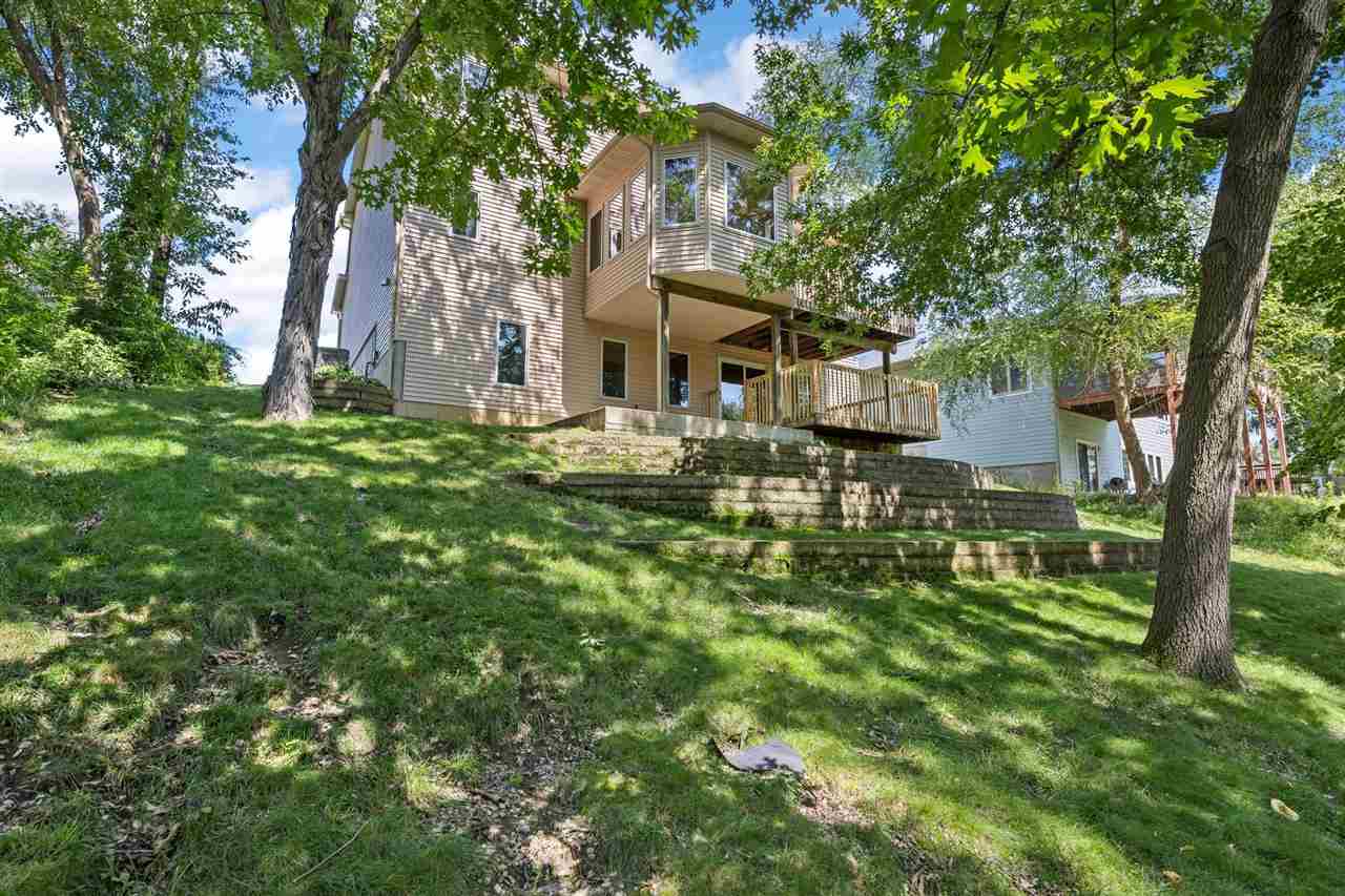 900 Forest Edge Dr