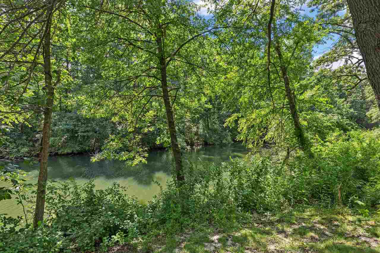 900 Forest Edge Dr