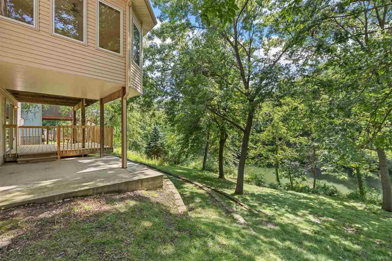 900 Forest Edge Dr