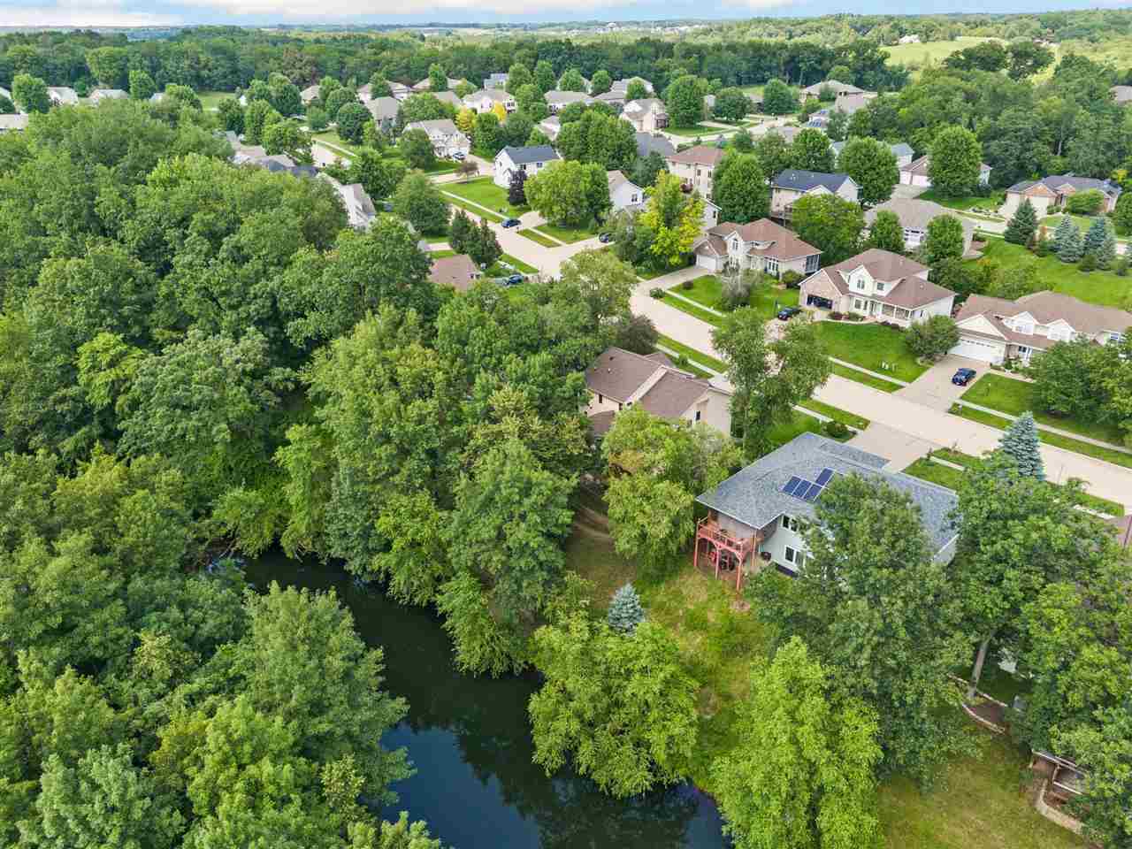 900 Forest Edge Dr