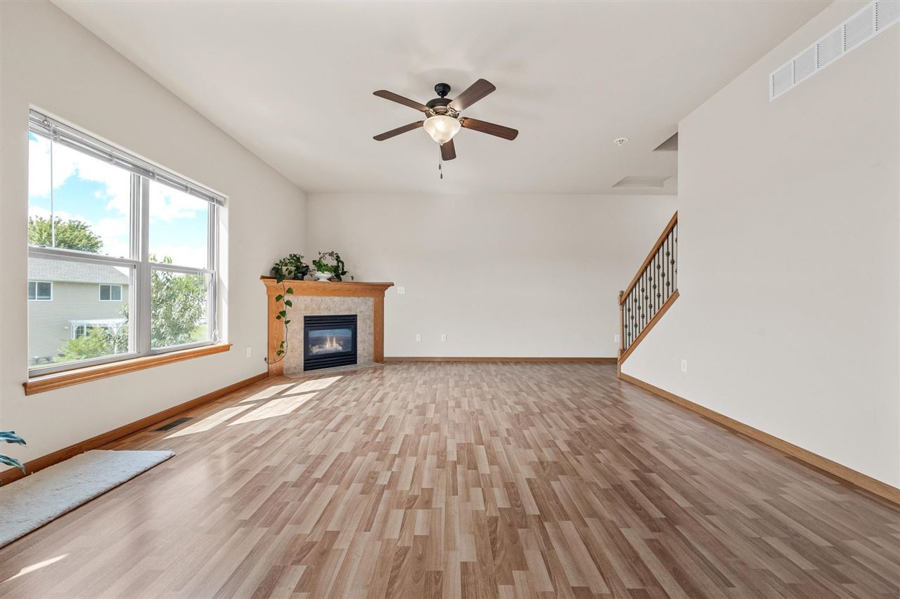 1457 Palisades Dr