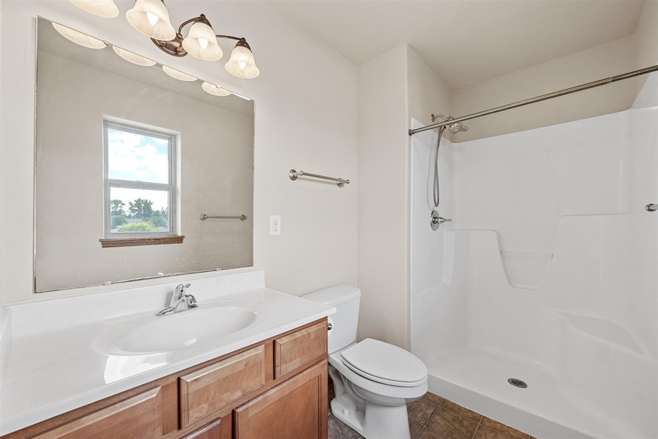 1457 Palisades Dr