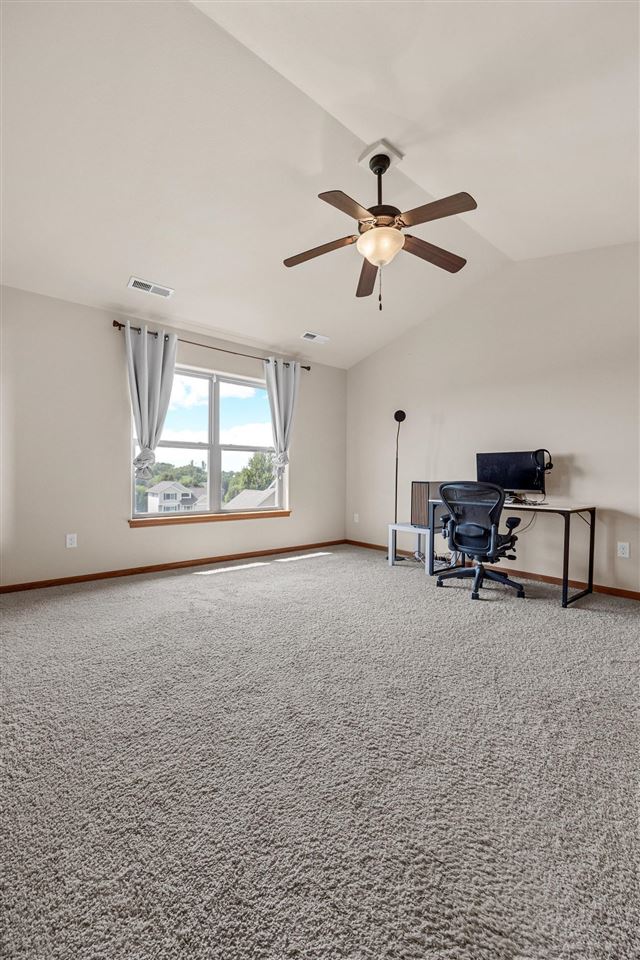 1457 Palisades Dr