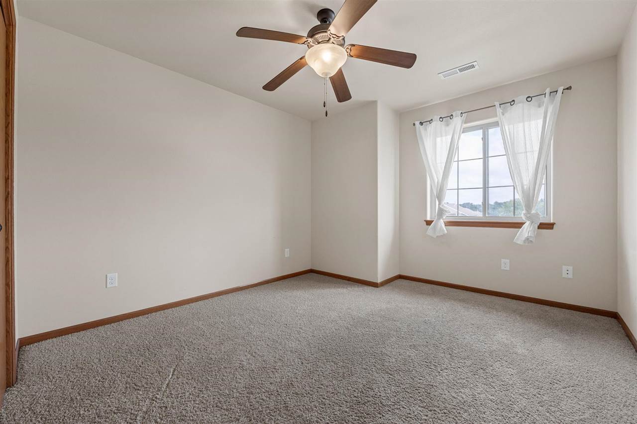 1457 Palisades Dr