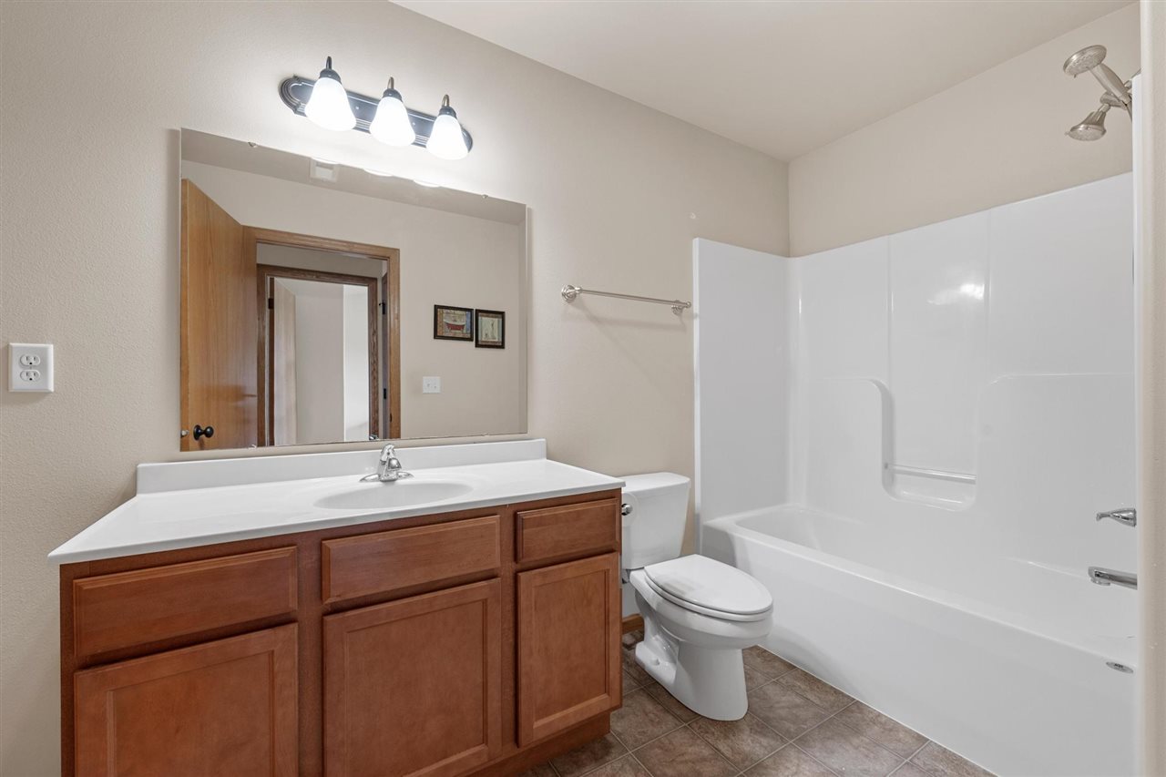 1457 Palisades Dr