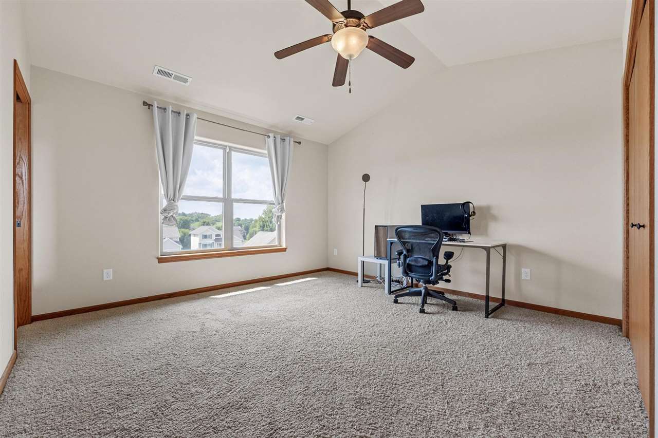 1457 Palisades Dr