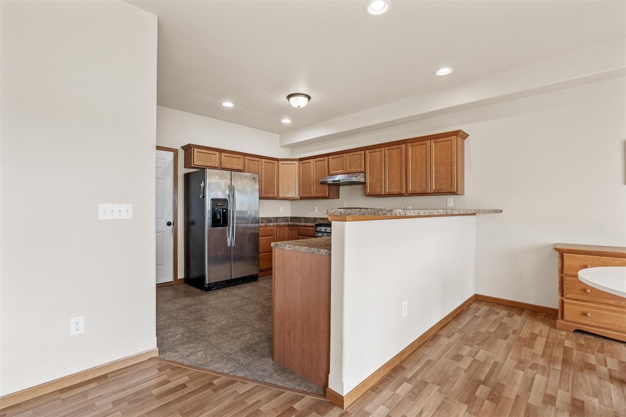 1457 Palisades Dr