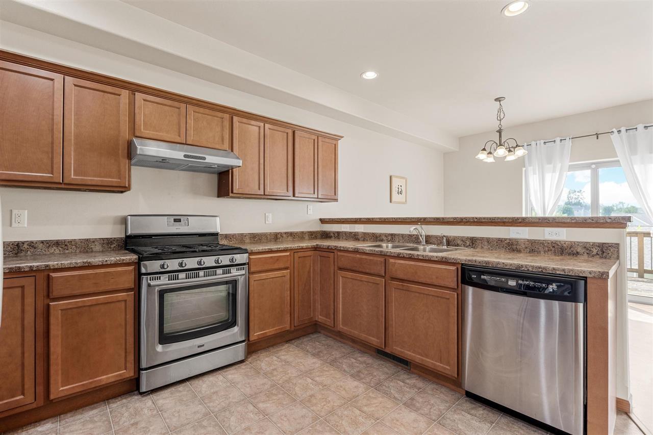 1457 Palisades Dr