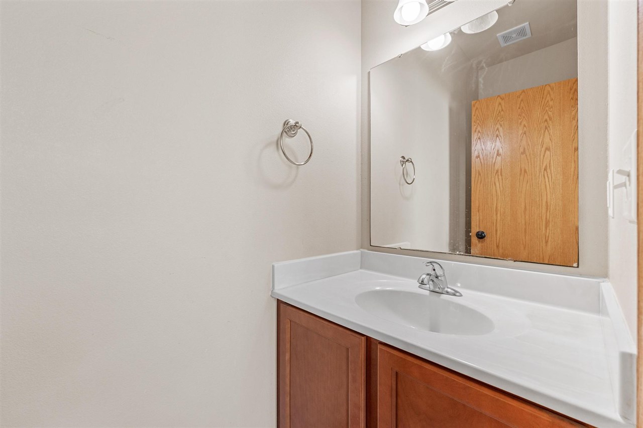 1457 Palisades Dr
