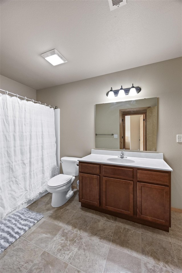 1459 Palisades Dr