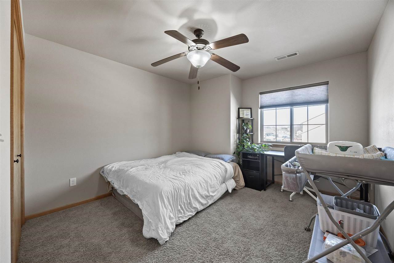 1459 Palisades Dr