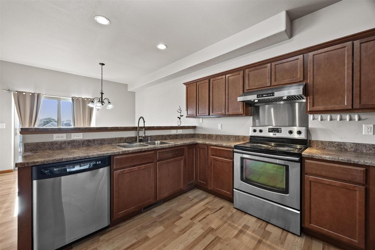 1459 Palisades Dr