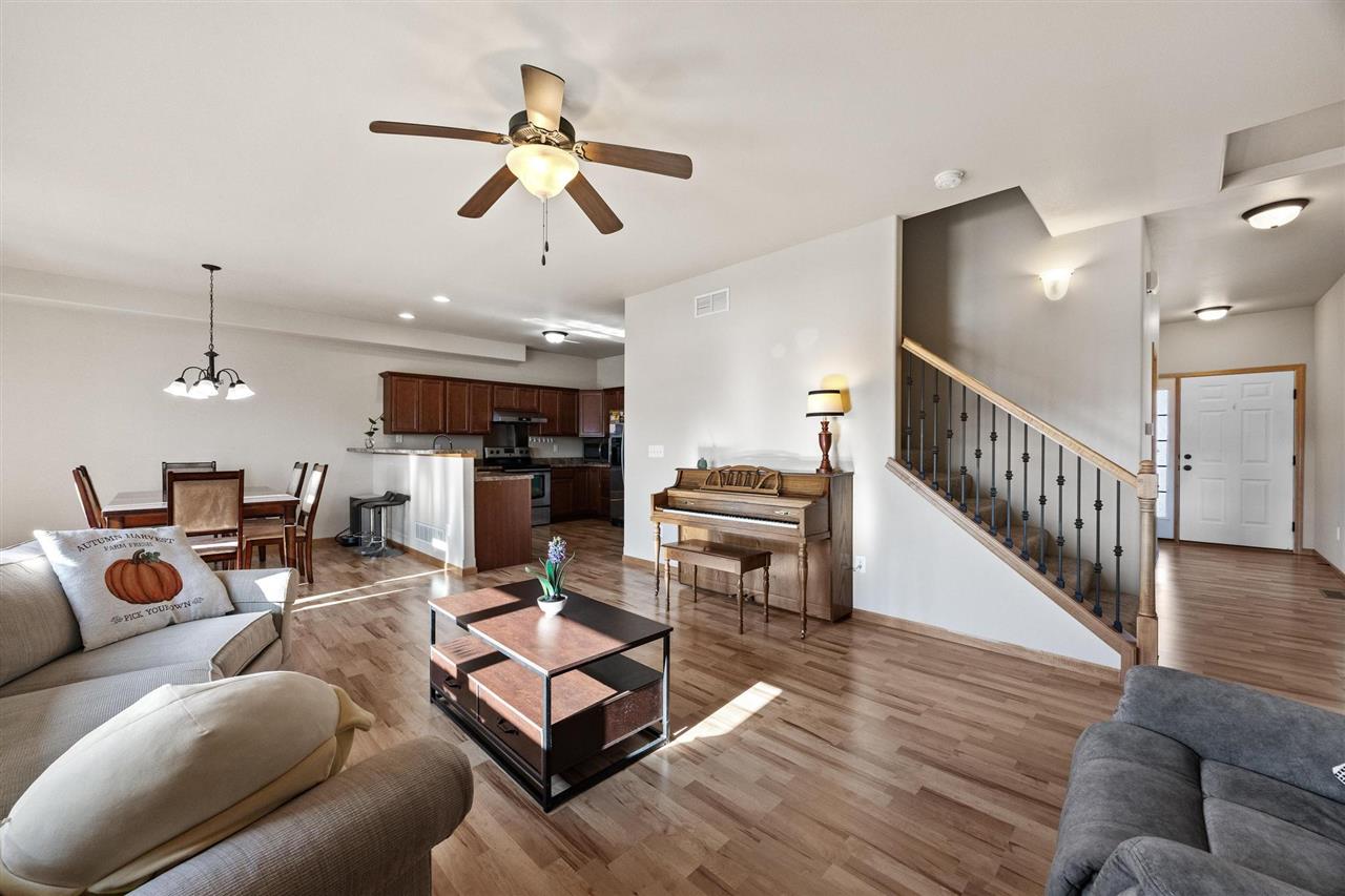 1459 Palisades Dr