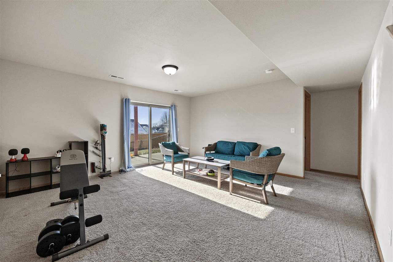 1459 Palisades Dr