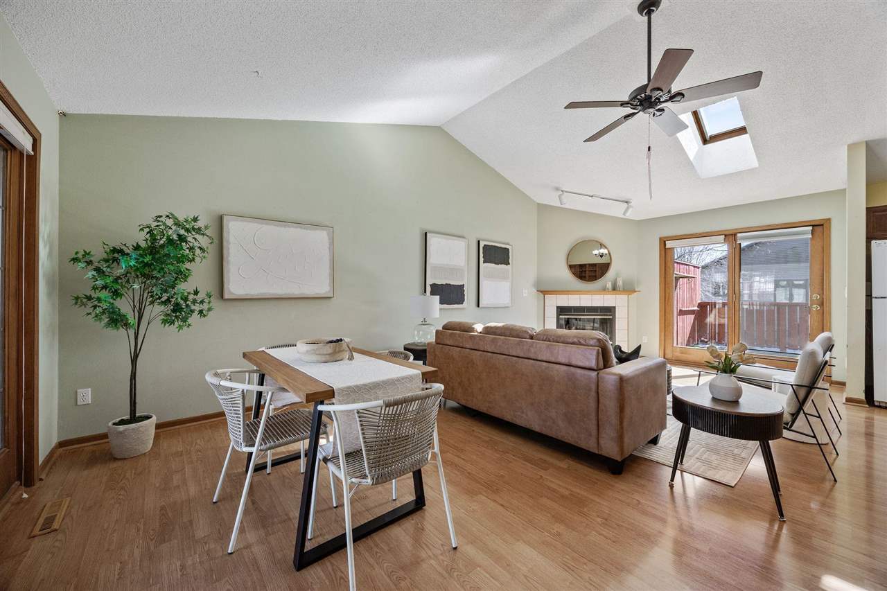 447 West Side Dr