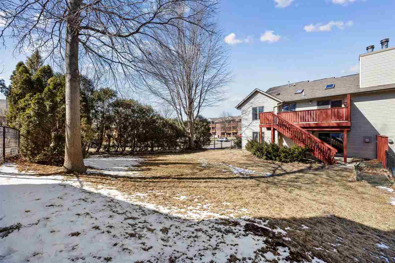 447 West Side Dr