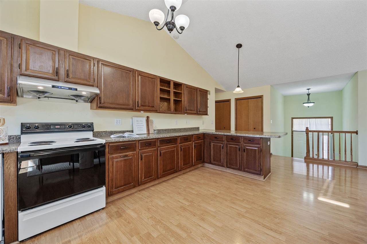 447 West Side Dr