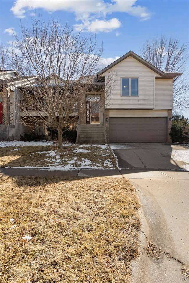 447 West Side Dr