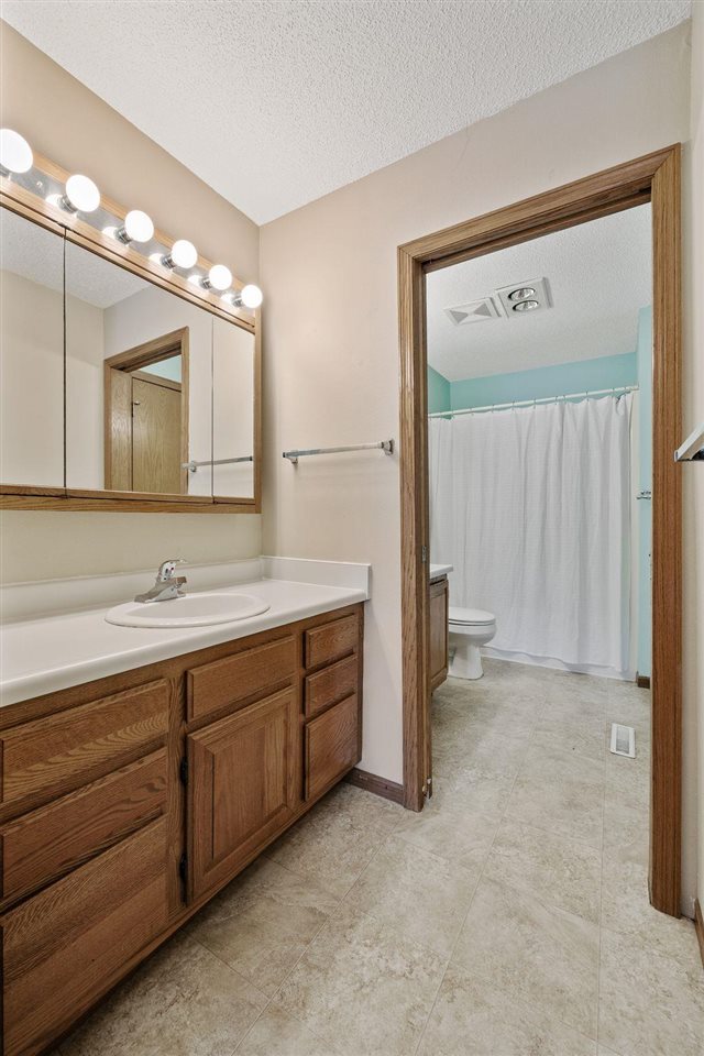 447 West Side Dr